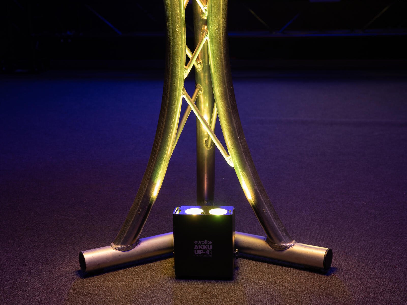  AKKU UP-4 QCL Spot QuickDMX MK2